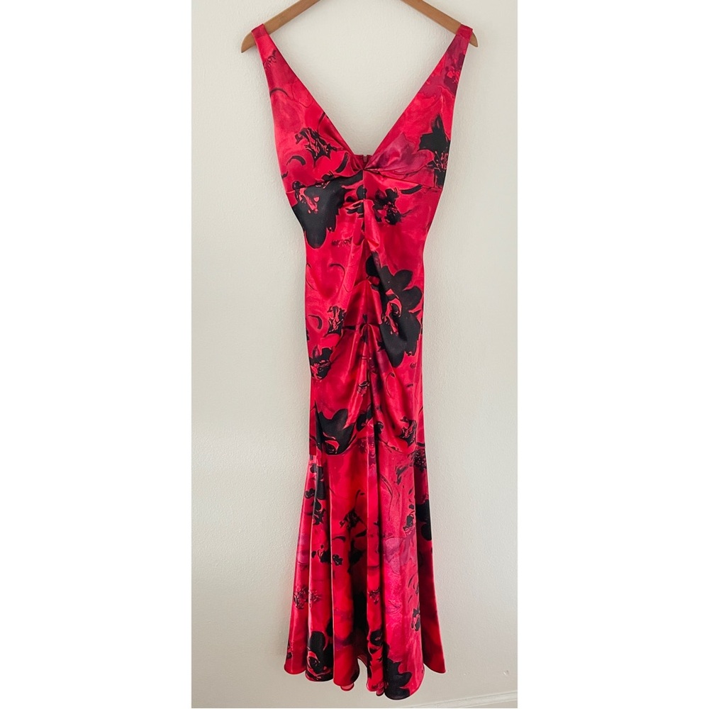📚 Jump Apparel by Wendye Chaitin Ruched Red And Black Floral Formal Maxi Dress